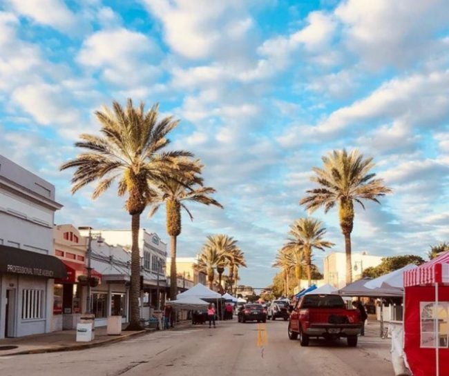 How To Plan A Sustainable Vacation In New Smyrna Beach FL   Canal Street New Smyrna Beach 650x545 1 